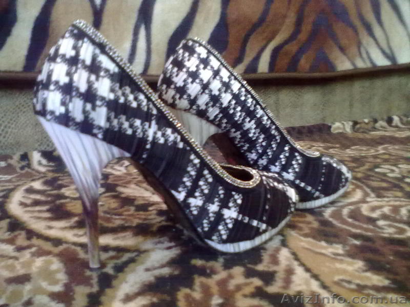 продам туфли на шпильке не дорого, срочно..одеты один раз, размер 39-40, СРОЧНО. - <ro>Изображение</ro><ru>Изображение</ru> #1, <ru>Объявление</ru> #268709