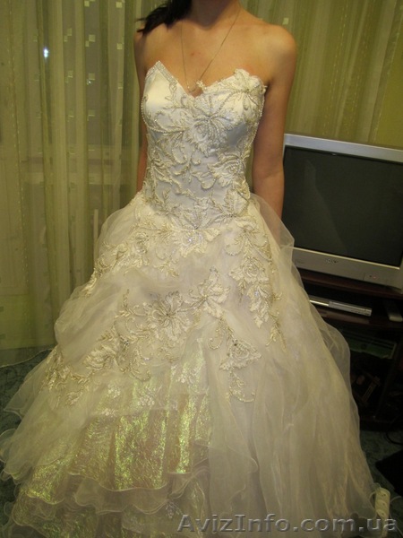 свадебное платье б/у + - <ro>Изображение</ro><ru>Изображение</ru> #1, <ru>Объявление</ru> #254035