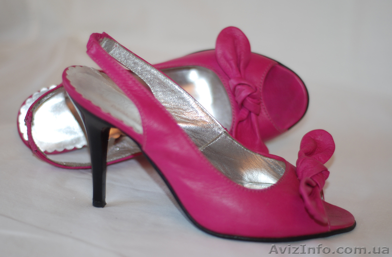 кожаные малиновые босоножки - <ro>Изображение</ro><ru>Изображение</ru> #1, <ru>Объявление</ru> #322141