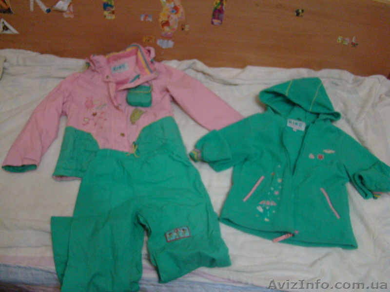 продам ветровку-куртку на девочку рост 122-134 - <ro>Изображение</ro><ru>Изображение</ru> #1, <ru>Объявление</ru> #329856