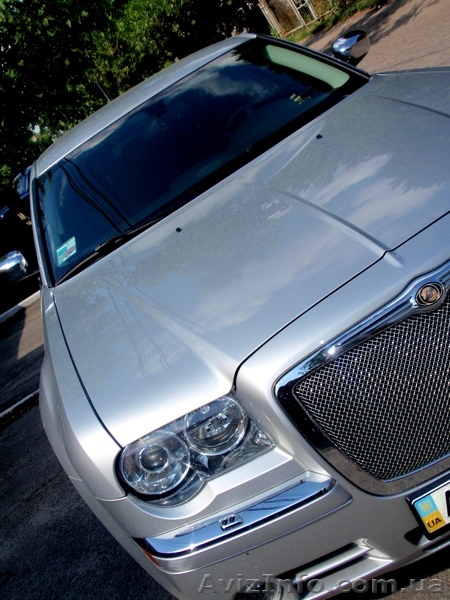 Сдам в аренду автомобиль Chrysler 300c (металик, серебристый) с водителем. - <ro>Изображение</ro><ru>Изображение</ru> #1, <ru>Объявление</ru> #310632