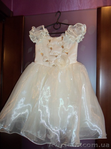 праздничное платье - <ro>Изображение</ro><ru>Изображение</ru> #1, <ru>Объявление</ru> #548133