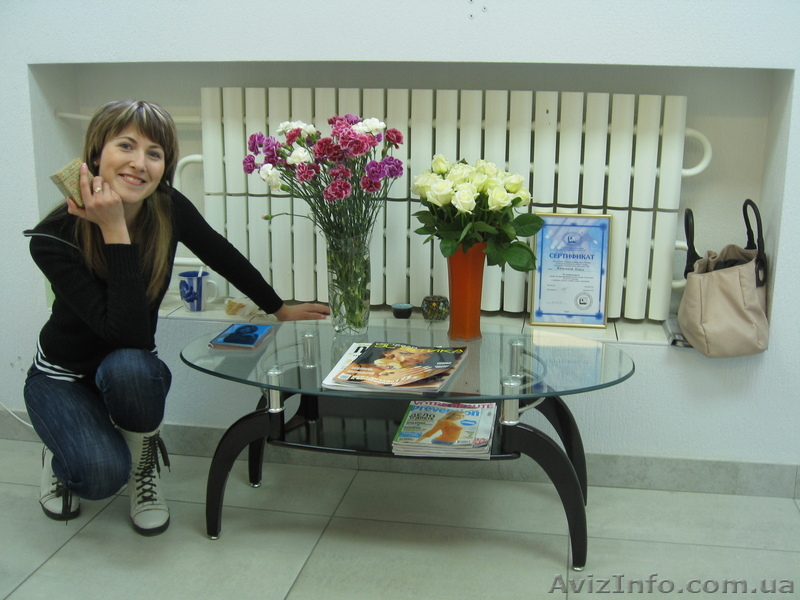 Продам журнальный столик, стеклянный, на деревянных ножках,  - <ro>Изображение</ro><ru>Изображение</ru> #1, <ru>Объявление</ru> #595357