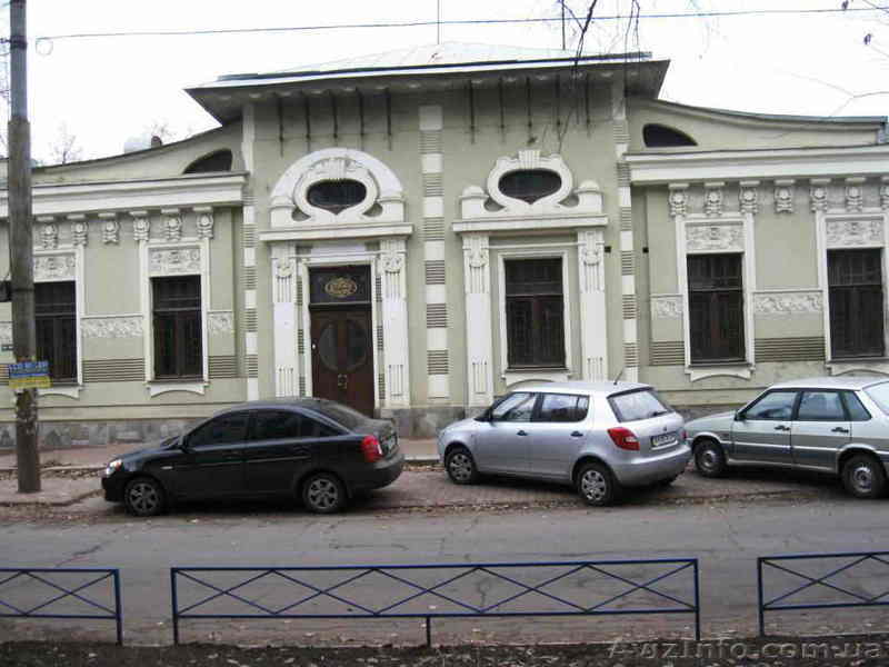 Особняк c участком земли в центре. Площадь здания 450 м. кв. - <ro>Изображение</ro><ru>Изображение</ru> #1, <ru>Объявление</ru> #745306