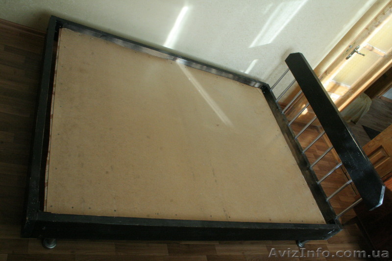 продам деревянную двухспальную кровать ручной работы - <ro>Изображение</ro><ru>Изображение</ru> #1, <ru>Объявление</ru> #788606