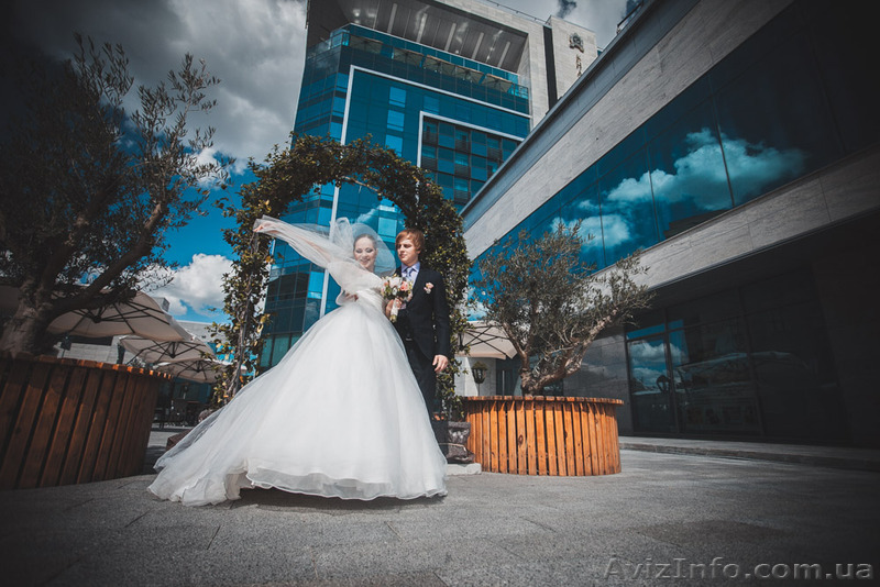 Продам шикарное дизайнерское свадебное платье! - <ro>Изображение</ro><ru>Изображение</ru> #1, <ru>Объявление</ru> #1118127