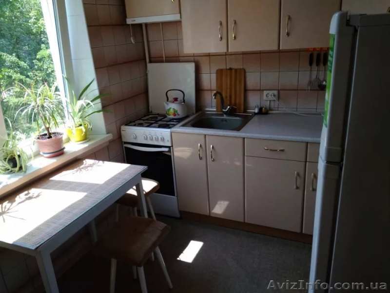 Сдам двухкомнатную квартиру возле метро - <ro>Изображение</ro><ru>Изображение</ru> #1, <ru>Объявление</ru> #1633142