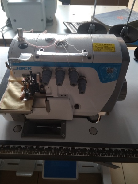Оверлок швейная промышленная машина Jack и Juki. - <ro>Изображение</ro><ru>Изображение</ru> #1, <ru>Объявление</ru> #1652063