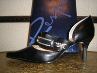 Продам классные красные босоножки,Чёрные сапожки,Чёрные туфельки,босоножки - <ro>Изображение</ro><ru>Изображение</ru> #3, <ru>Объявление</ru> #18264