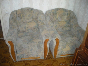 Срочно комплект мягкой мебели(2 кресла-диван, диван) - <ro>Изображение</ro><ru>Изображение</ru> #1, <ru>Объявление</ru> #555727