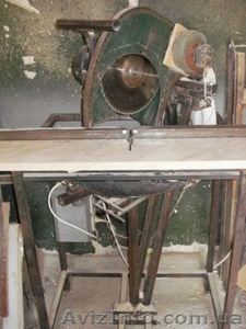 Торцовочный станок (маятниковая пила) фирмы SmebelS