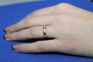 золотое кольцо c тремя осколками бриллианта - <ro>Изображение</ro><ru>Изображение</ru> #1, <ru>Объявление</ru> #679688