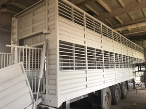 Продам скотовоз SCHMITZ - двухэтажный полуприцеп для перевозки животных - <ro>Изображение</ro><ru>Изображение</ru> #1, <ru>Объявление</ru> #1653543