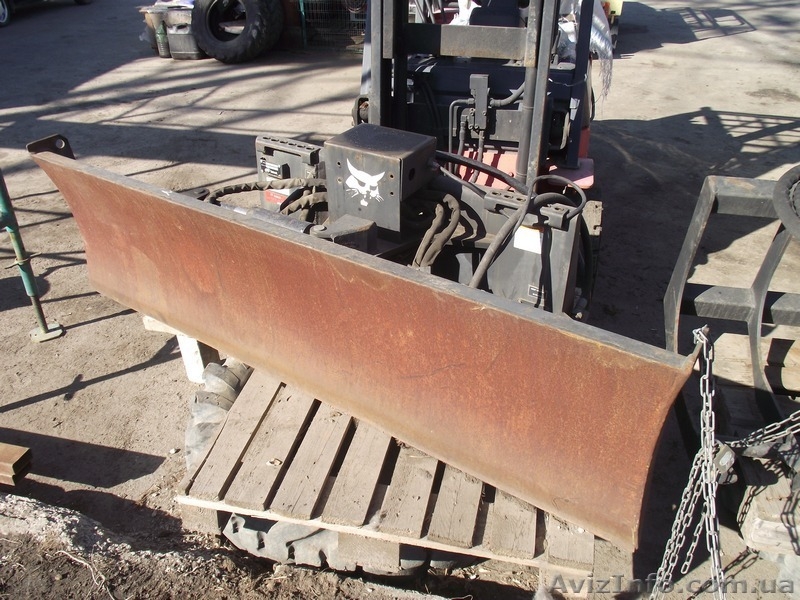 Услуги минипогрузчика VOLVO MC 80 + навесное оборудование - <ro>Изображение</ro><ru>Изображение</ru> #3, <ru>Объявление</ru> #211795