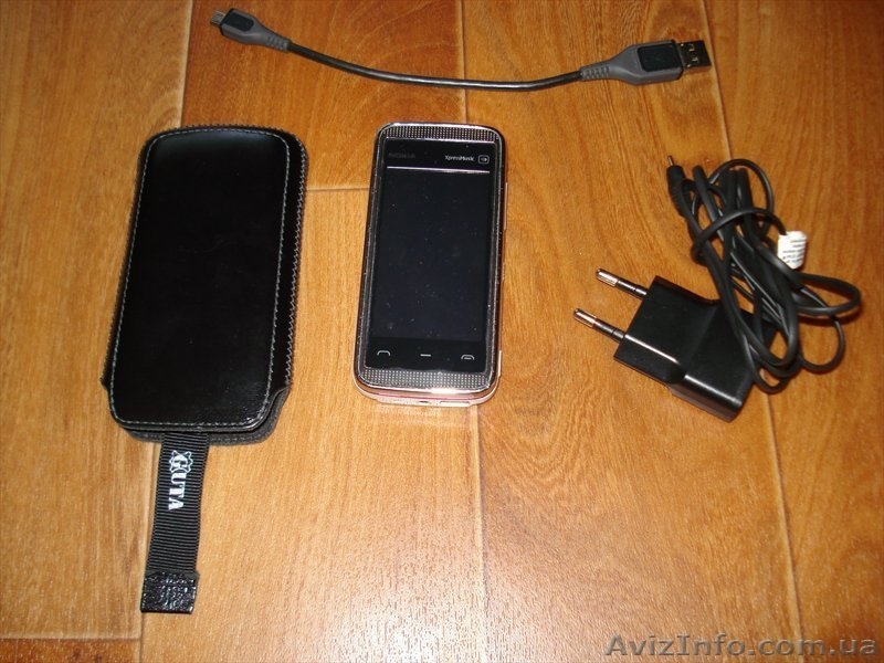 Nokia 5530 Pink on white - <ro>Изображение</ro><ru>Изображение</ru> #4, <ru>Объявление</ru> #678700