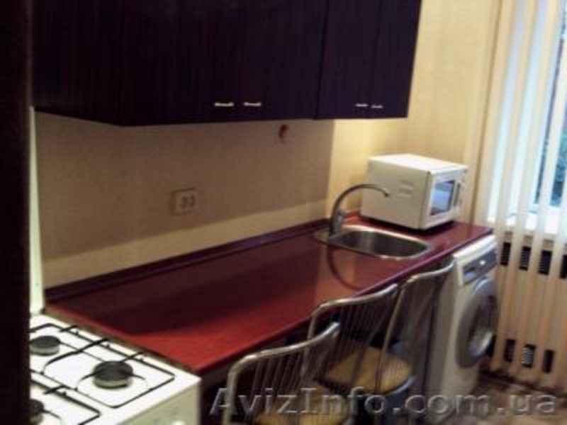 Сдам 3 к. квартиру, 80м, 3/5. Сталинка - <ro>Изображение</ro><ru>Изображение</ru> #1, <ru>Объявление</ru> #741109