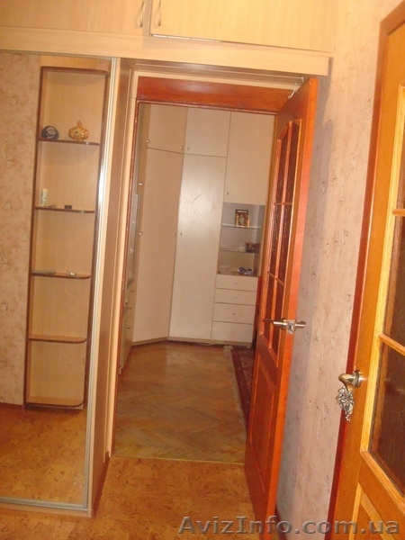 Продам хорошенькую 3х комнатную сталинку на Красношкольной набережной - <ro>Изображение</ro><ru>Изображение</ru> #1, <ru>Объявление</ru> #806557