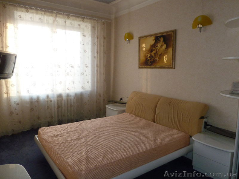 Посуточно 2-х км.кв. пл.Восстания, пр. Московский, 90а - <ro>Изображение</ro><ru>Изображение</ru> #1, <ru>Объявление</ru> #152169