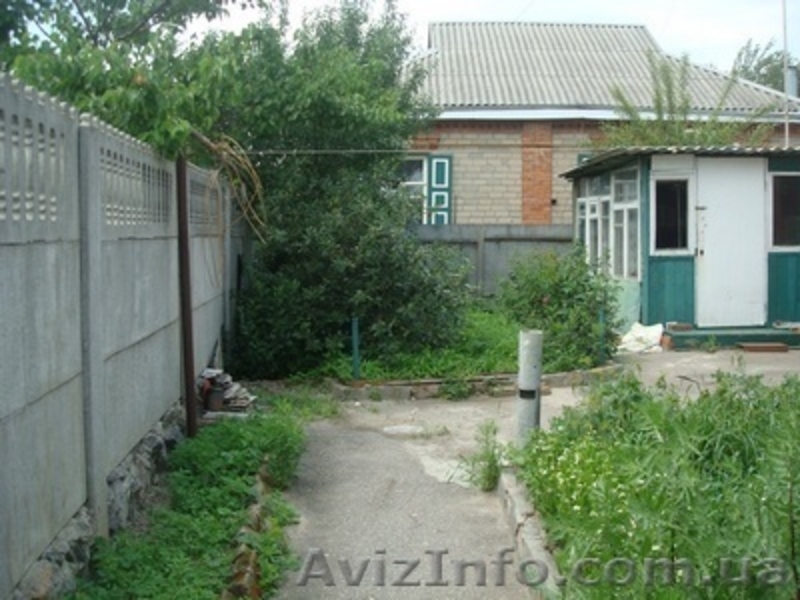 Добротный кирпичный домик, 4 комнаты (3 раздельные) - <ro>Изображение</ro><ru>Изображение</ru> #1, <ru>Объявление</ru> #974734