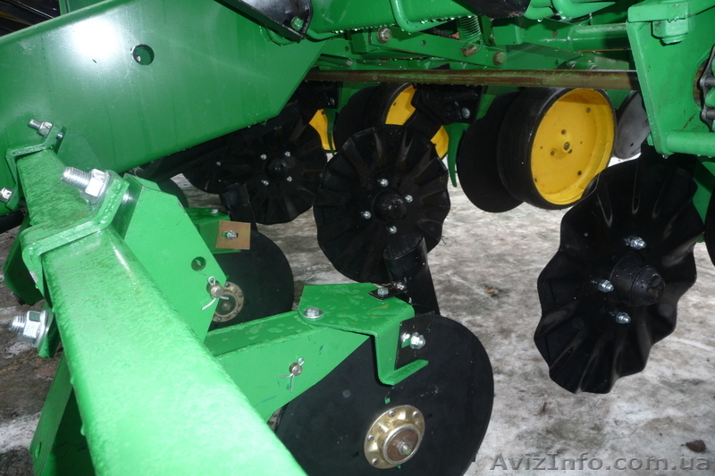 сеялка John Deere 7000, 8-ми рядная - <ro>Изображение</ro><ru>Изображение</ru> #3, <ru>Объявление</ru> #1030089