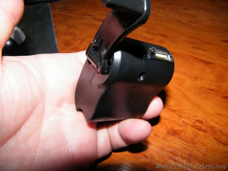 Автономное (ручное) зарядное устройство для мобильных телефонов. - <ro>Изображение</ro><ru>Изображение</ru> #1, <ru>Объявление</ru> #1337508