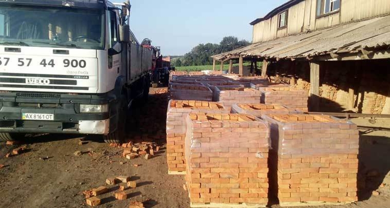 Кирпич красный строительный рядовой полнотелый Золочевского завода - <ro>Изображение</ro><ru>Изображение</ru> #3, <ru>Объявление</ru> #1659128