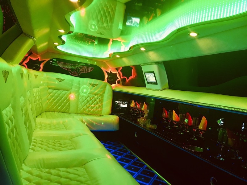 Прокат лимузинов, аренда лимузинов в Харькове - <ro>Изображение</ro><ru>Изображение</ru> #3, <ru>Объявление</ru> #1660247