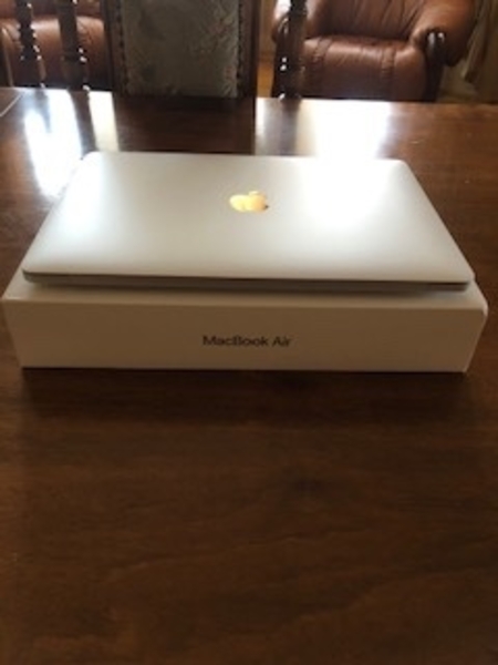 Продам свой MacBook Air Retina 2018 Silver в идеальном состоянии - <ro>Изображение</ro><ru>Изображение</ru> #4, <ru>Объявление</ru> #1685070