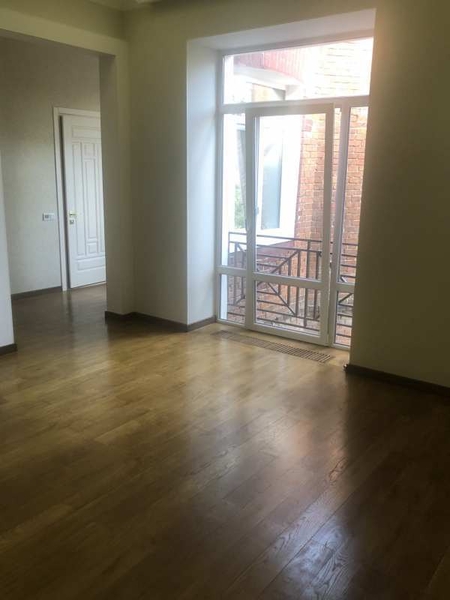 Продам 5-комнатную квартиру в центре - <ro>Изображение</ro><ru>Изображение</ru> #3, <ru>Объявление</ru> #1690139