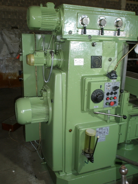 Широкоуниверсальный фрезерный станок 6Т83Ш - <ro>Изображение</ro><ru>Изображение</ru> #4, <ru>Объявление</ru> #1622536