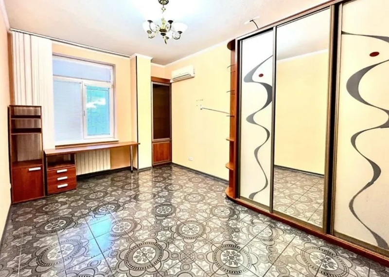 Продам СВОЮ Двухкомнатную квартиру на Вернадского 1 ( метро Гагарина 2 мин.) - <ro>Изображение</ro><ru>Изображение</ru> #4, <ru>Объявление</ru> #1738533